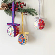 Load image into Gallery viewer, [PDF data] How to make an ornament ball (Japanese)
